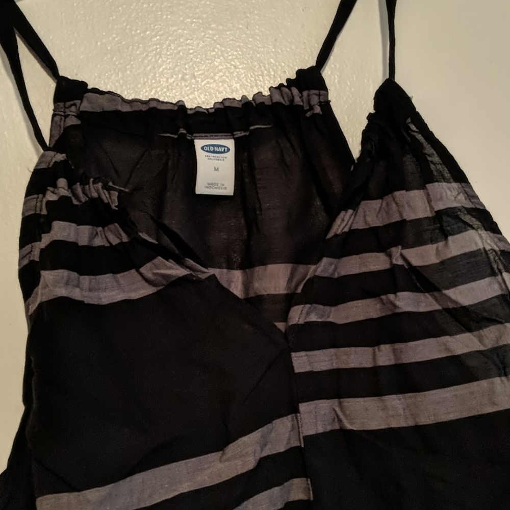 Old Navy Striped Tank Top. Size M - Picture 2 of 3